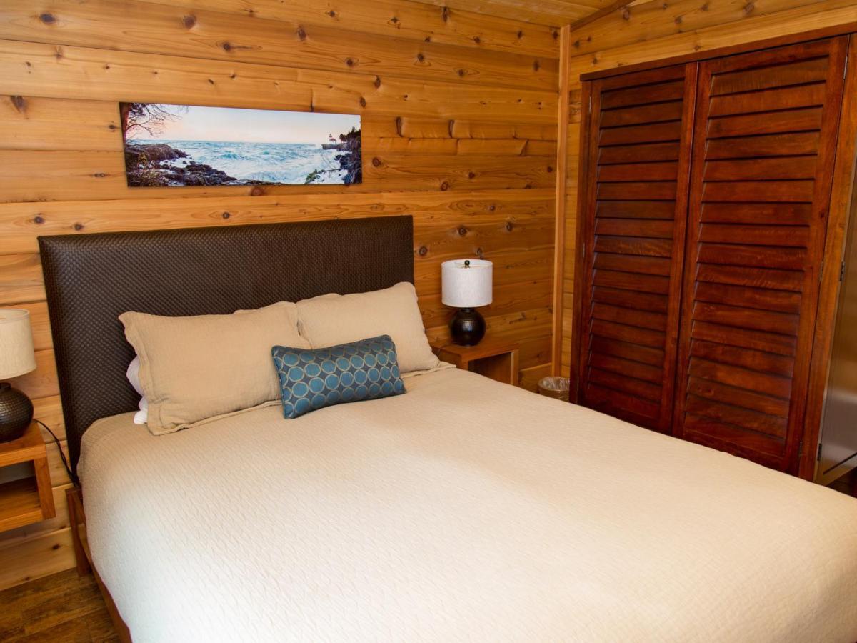 Snug Harbor Resort And Marina Friday Harbor Room photo
