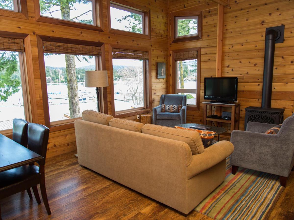 Snug Harbor Resort And Marina Friday Harbor Room photo