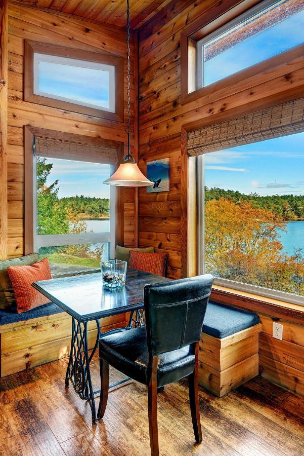 Snug Harbor Resort And Marina Friday Harbor Exterior photo
